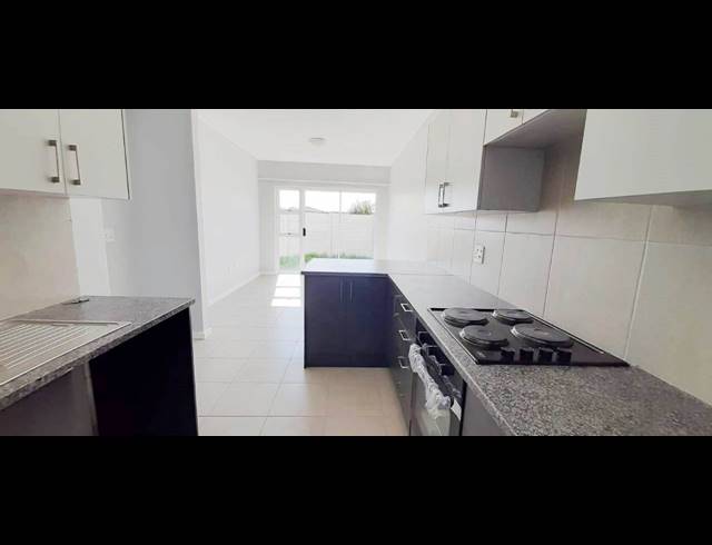 2 BEDROOM TOWNHOUSE RENTED IN FAIRVIEW